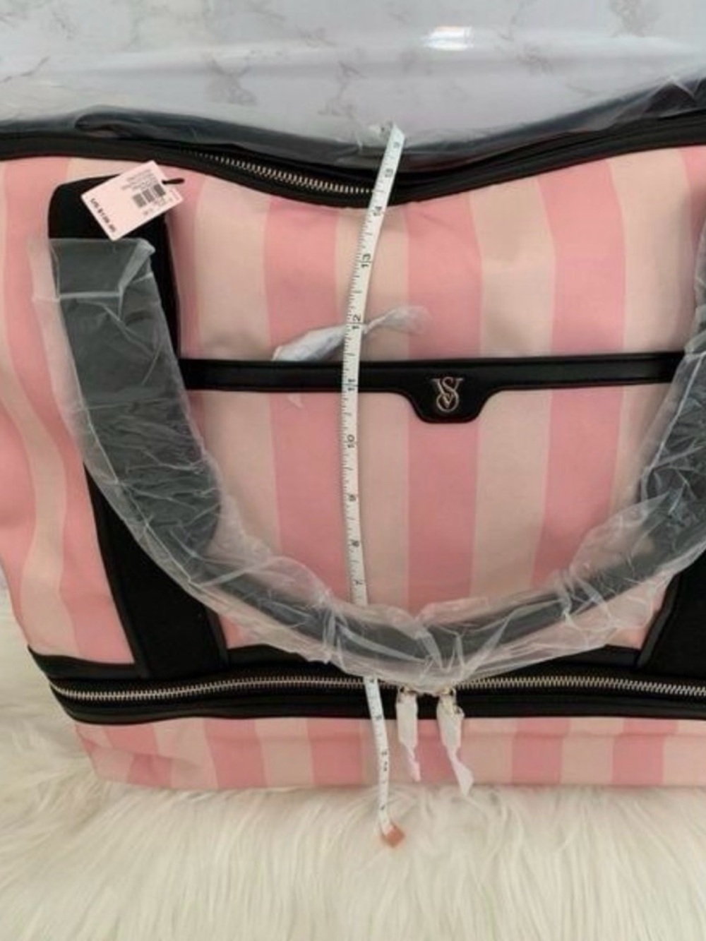 SOLD OUT ONLINE! NWT VICTORIA'S SECRET Weekender Bag - Picture 8 of 9